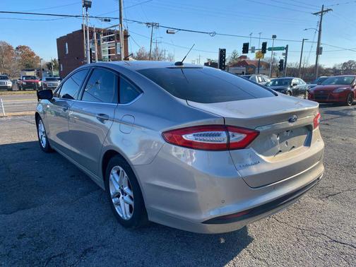 2015 Ford Fusion SE