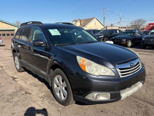 Graphite Gray Metallic 2010 Subaru Outback 2.5 i Limited