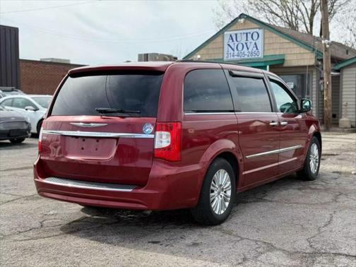 2012 Chrysler Town & Country Touring-L
