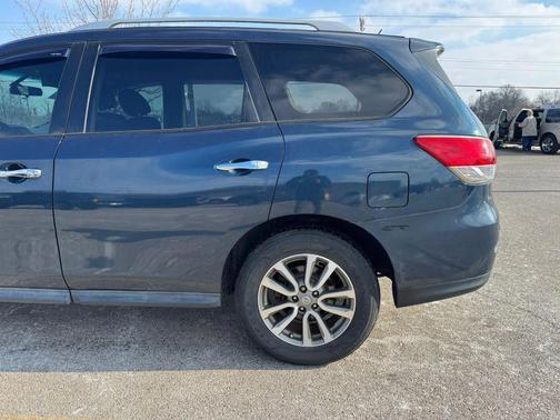 2013 Nissan Pathfinder SV