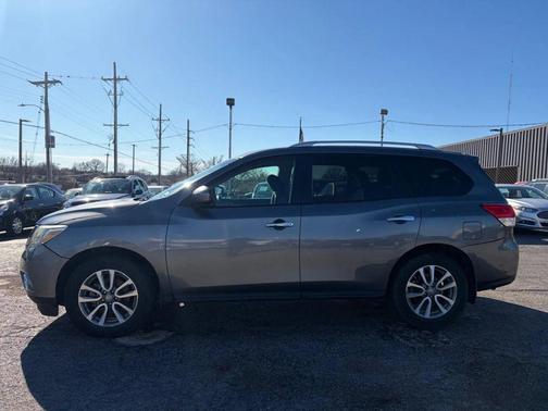 2016 Nissan Pathfinder SV