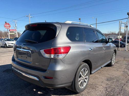 2016 Nissan Pathfinder SV