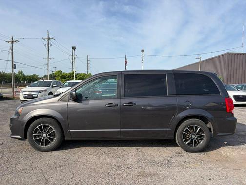 Granite Pearlcoat 2018 Dodge Grand Caravan GT
