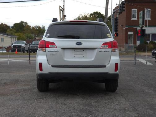 2010 Subaru Outback 2.5 i Premium