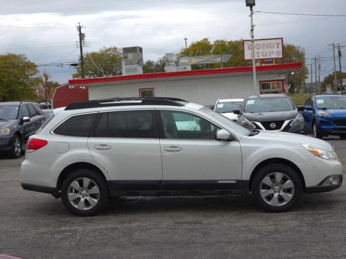 2010 Subaru Outback 2.5 i Premium