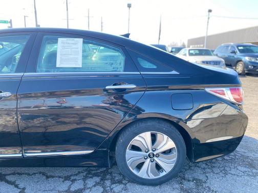 2015 Hyundai SONATA Hybrid Limited