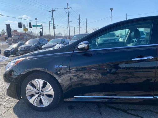 2015 Hyundai SONATA Hybrid Limited