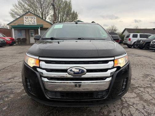 Tuxedo Black Metallic 2014 Ford Edge SE