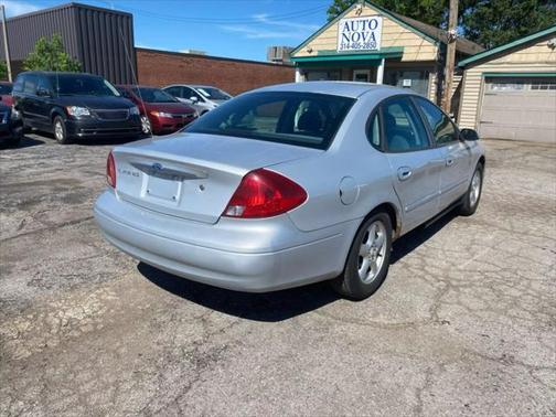 2002 Ford Taurus SES