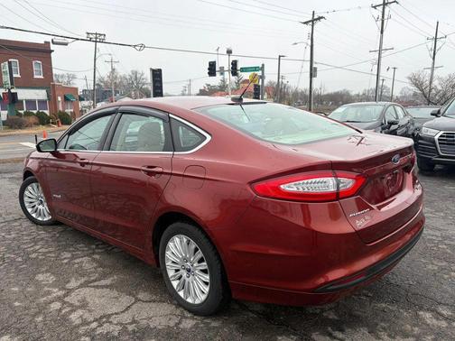 2014 Ford Fusion Hybrid SE