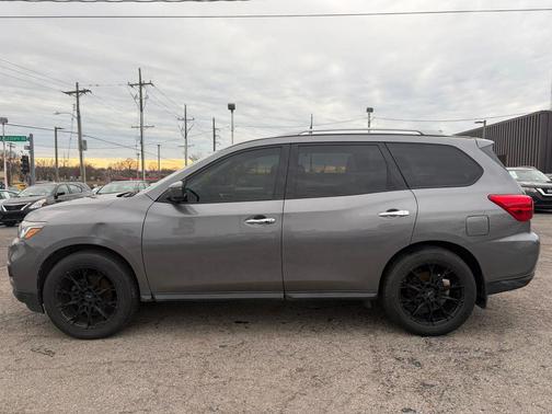2019 Nissan Pathfinder S