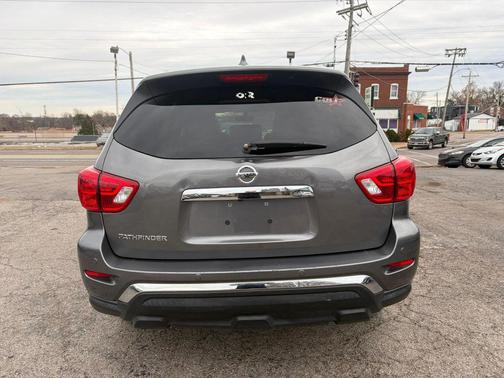 2019 Nissan Pathfinder S