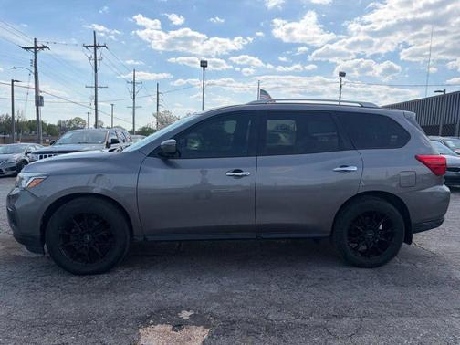 2019 Nissan Pathfinder S