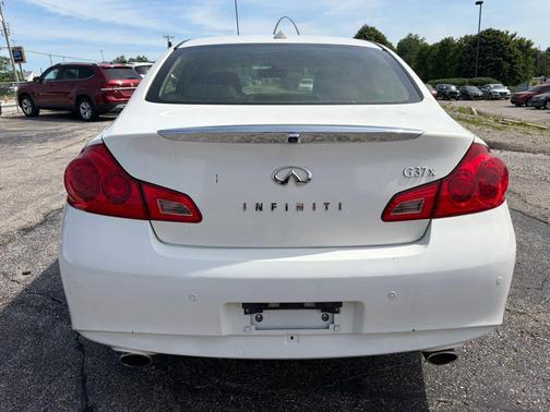 Moonlight White 2013 INFINITI G37x Base