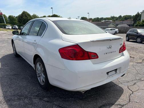 Moonlight White 2013 INFINITI G37x Base