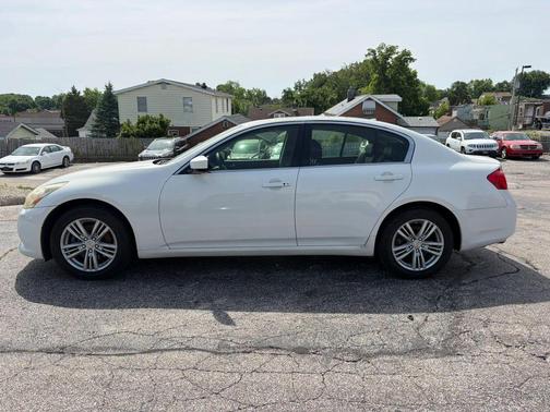 Moonlight White 2013 INFINITI G37x Base