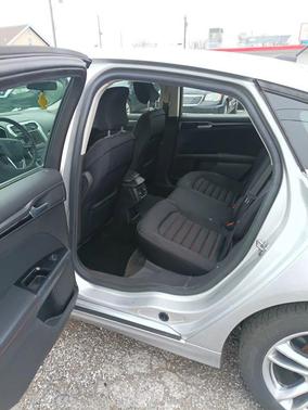 2016 Ford Fusion Hybrid SE