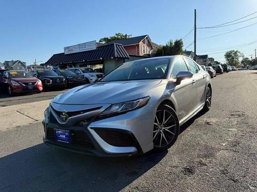 Celestial Silver Metallic 2023 Toyota Camry SE