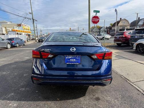 2022 Nissan Altima S FWD