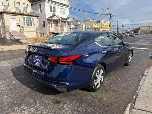 2022 Nissan Altima S FWD