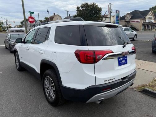 2017 GMC Acadia SLE-2
