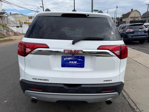 2017 GMC Acadia SLE-2