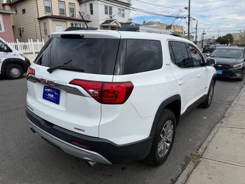 2017 GMC Acadia SLE-2
