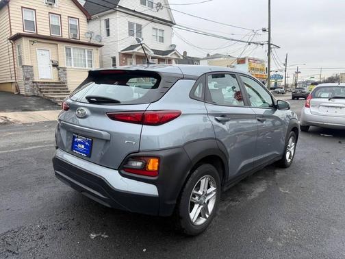 2021 Hyundai KONA SE