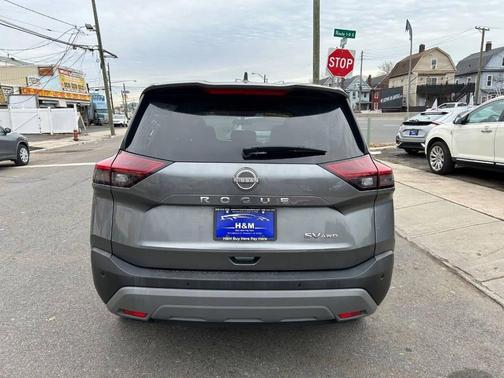 2022 Nissan Rogue SV