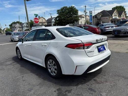 Super White 2022 Toyota Corolla LE