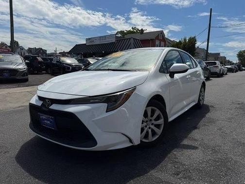 Super White 2022 Toyota Corolla LE