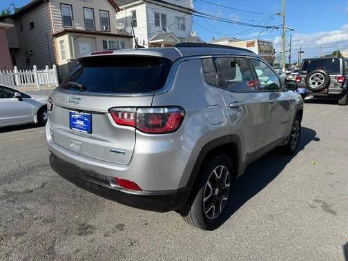 Billet Silver Metallic Clearcoat 2022 Jeep Compass Latitude