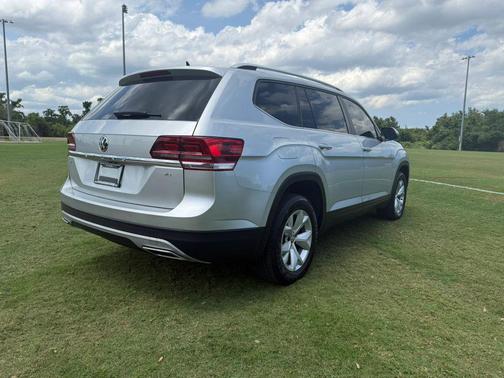 Silver 2019 Volkswagen Atlas 3.6L SE w/Technology