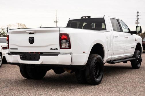 2024 RAM 3500 Big Horn Crew Cab 4x4 8' Box