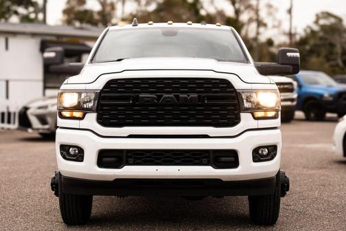 2024 RAM 3500 Big Horn Crew Cab 4x4 8' Box