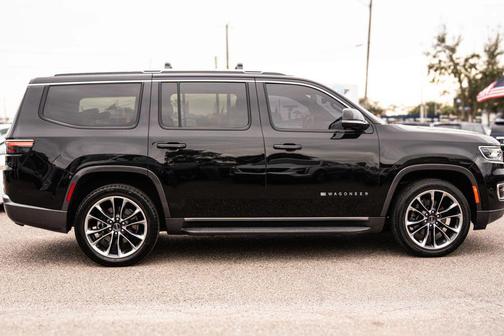 2022 Jeep Wagoneer Series II 4x4