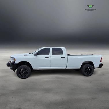 2022 RAM 2500 Tradesman Crew Cab 4x4 8' Box