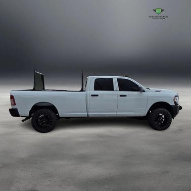 2022 RAM 2500 Tradesman Crew Cab 4x4 8' Box
