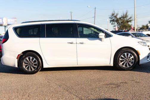 2021 Chrysler Pacifica Touring L