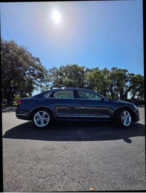 2014 Volkswagen Passat 1.8T Auto SEL Premium