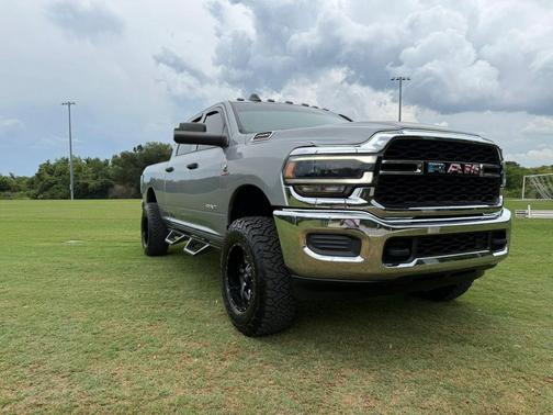 Billet Silver Metallic Clearcoat 2022 RAM 2500 Tradesman Crew Cab 4x4 6'4' Box