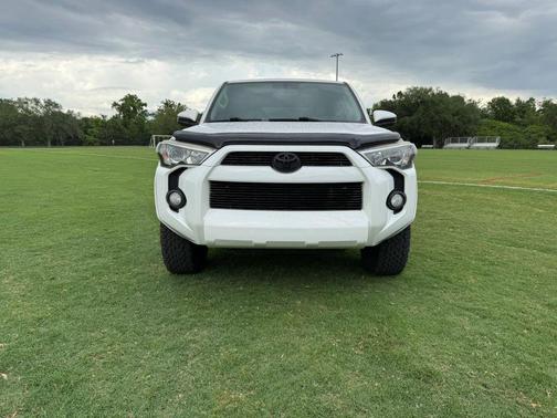 Super White 2018 Toyota 4Runner SR5