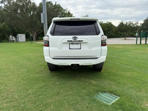 Super White 2018 Toyota 4Runner SR5