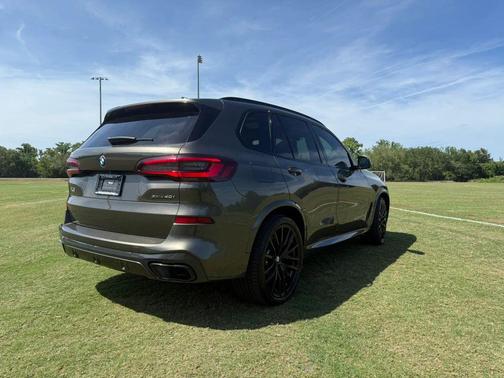 Sparkling Brown Metallic 2022 BMW X5 xDrive40i