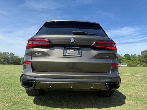 Sparkling Brown Metallic 2022 BMW X5 xDrive40i