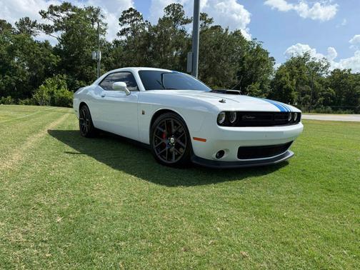 White Knuckle 2019 Dodge Challenger R/T 392