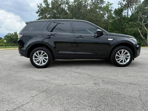 Black 2018 Land Rover Discovery Sport HSE