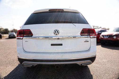 2018 Volkswagen Atlas 3.6L SEL Premium