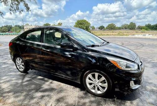 2014 Hyundai Accent SE