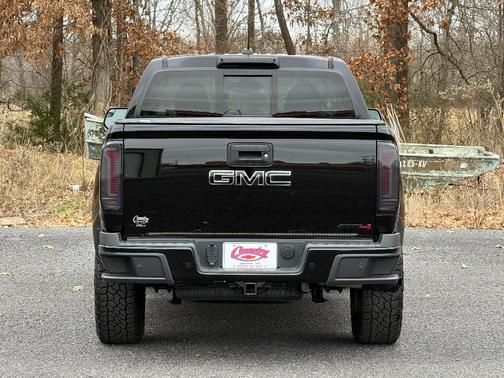 2022 GMC Canyon AT4